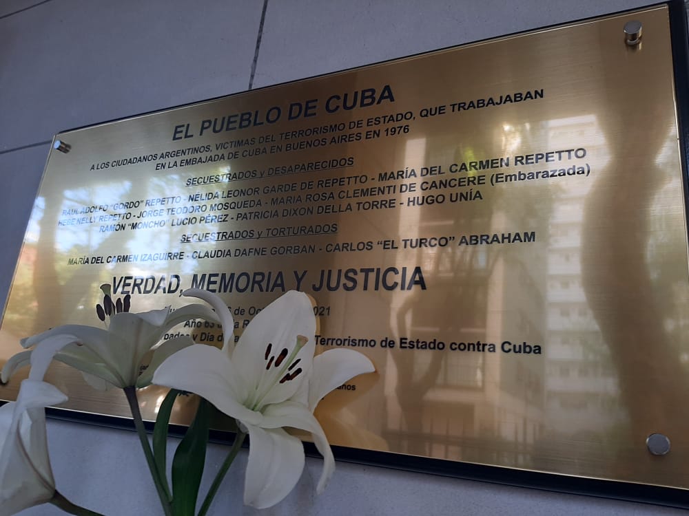 Actividad en la embajada de Cuba